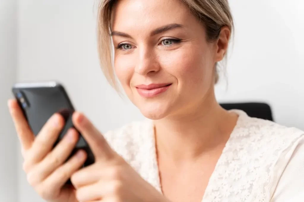 El uso excesivo de dispositivos móviles como celulares